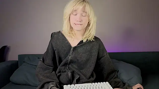 Gregory Byyrd online show from 1, 11, 2025