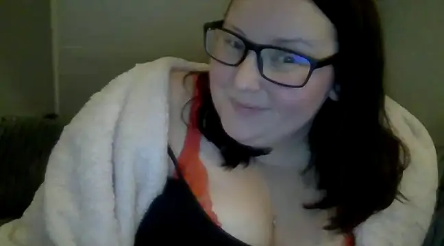 Snapshot of Curvy-Clare-30 chatting on 6, 12, 2024 Curvy-Clare-30 online show from 6, 12, 2024