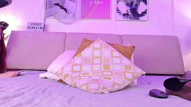 ChloeFerreira online show from 25, 10, 2025