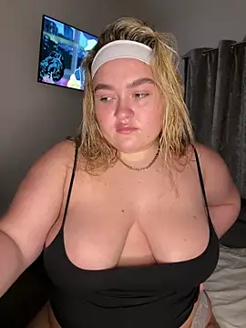 Dolly19x online show from 7, 12, 2024