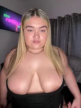 Dolly19x online show from 5, 12, 2024