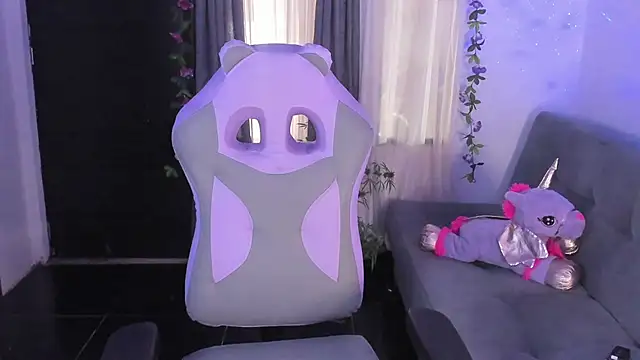 Snapshot of DannielaFerrer chatting on 21, 11, 2025 DannielaFerrer online show from 21, 11, 2025