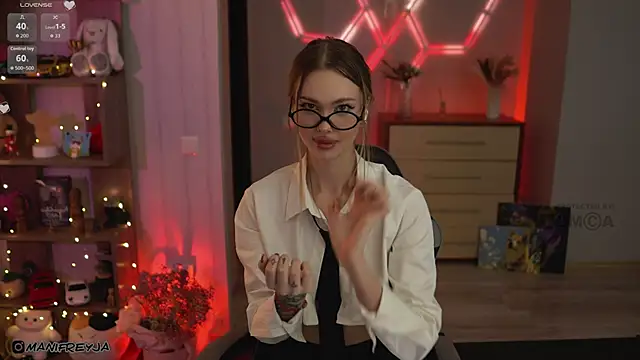 ManiFreyja online show from 1, 11, 2025