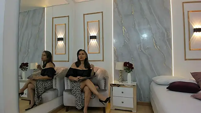 AmandaMartinez  online show from 17, 9, 2025