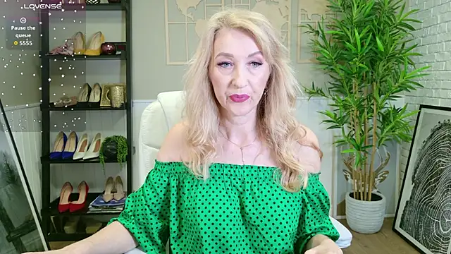 LadyLeea online show from 4, 6, 2026