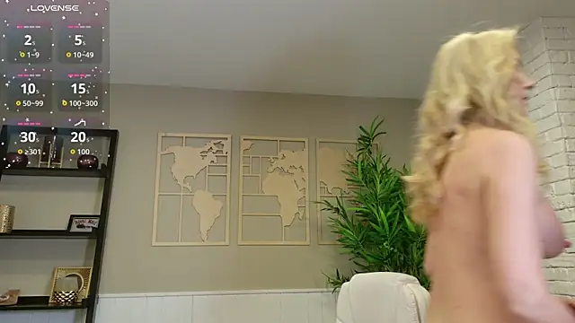 Snapshot of LadyLeea chatting on 10, 6, 2026 LadyLeea online show from 10, 6, 2026
