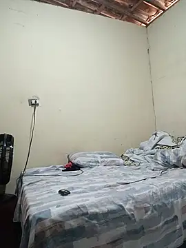 Snapshot of pornstarbrezillian chatting on 17, 10, 2025 pornstarbrezillian online show from 17, 10, 2025