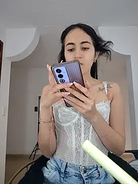 Mia Fischer online show from 9, 10, 2025