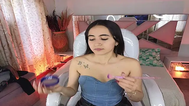 Mia Fischer online show from 3, 12, 2025