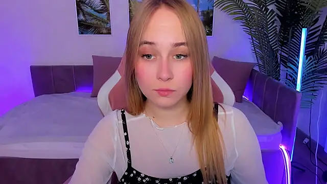 LianaBright online show from 6, 3, 2025