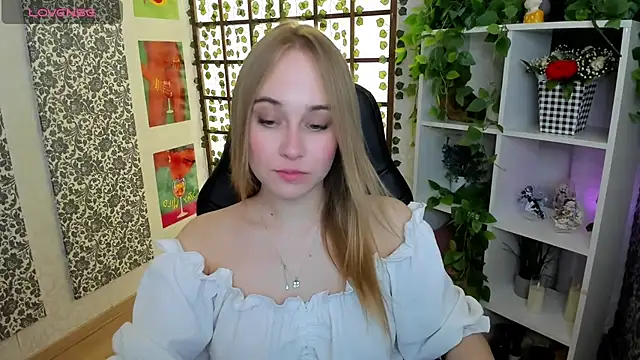 LianaBright online show from 5, 3, 2025