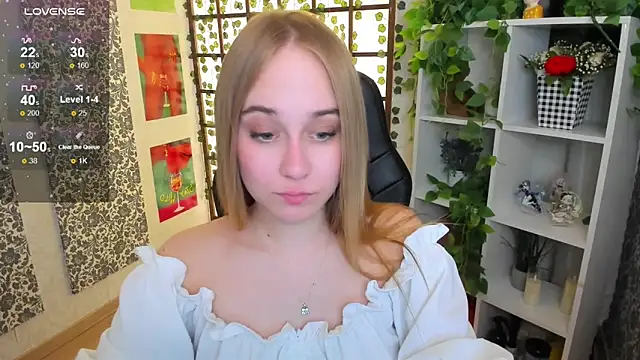 LianaBright online show from 5, 3, 2025