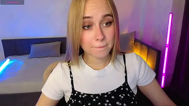 LianaBright online show from 18, 9, 2025