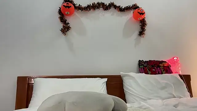 CoCo-Queen online show from 27, 10, 2025