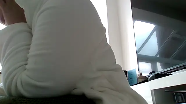 Snapshot of Krystal_Tx chatting on 20, 6, 2026 Krystal Tx online show from 20, 6, 2026
