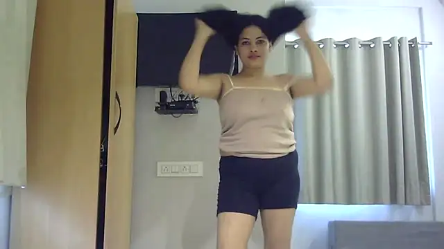 Snapshot of tripti2 chatting on 14, 5, 2026 tripti2 online show from 14, 5, 2026