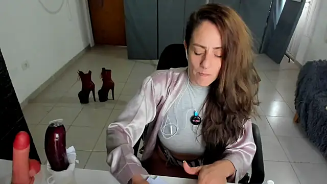 jessiburningheels online show from 5, 2, 2025