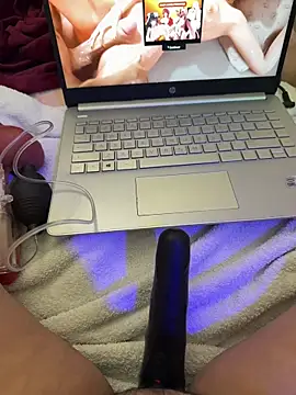 yourcutesarah online show from 6, 11, 2025