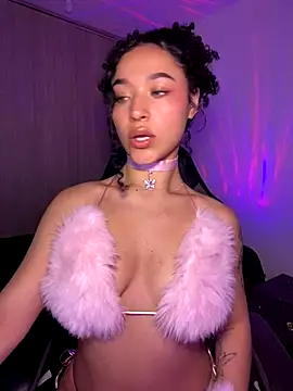 Crystal Dluna online show from 8, 10, 2025