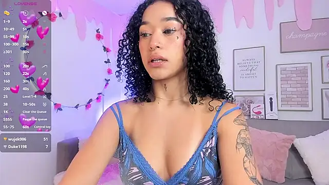 Crystal Dluna online show from 21, 2, 2025