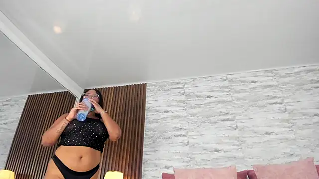 MadisonHunter2024 online show from 30, 3, 2026