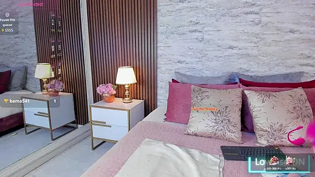 Snapshot of MadisonHunter2024 chatting on 28, 10, 2025 MadisonHunter2024 online show from 28, 10, 2025