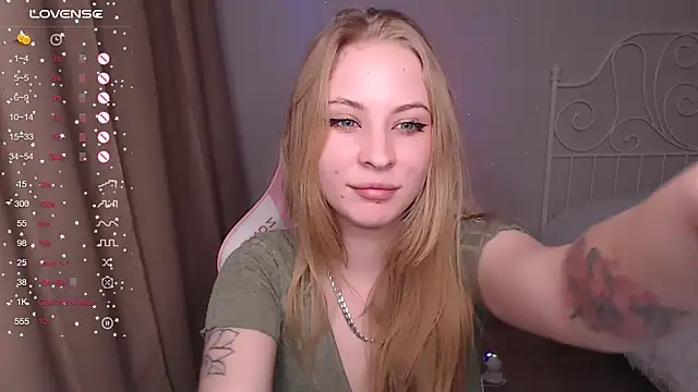 Snapshot of lilKitty_Melanie chatting on 4, 12, 2024 lilKitty Melanie online show from 4, 12, 2024