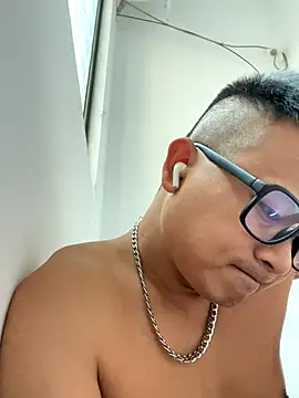 Snapshot of lixiaoshuai8 chatting on 20, 10, 2025 lixiaoshuai8 online show from 20, 10, 2025