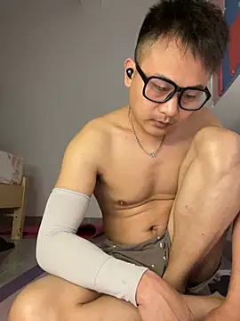 Snapshot of lixiaoshuai8 chatting on 20, 3, 2025 lixiaoshuai8 online show from 20, 3, 2025