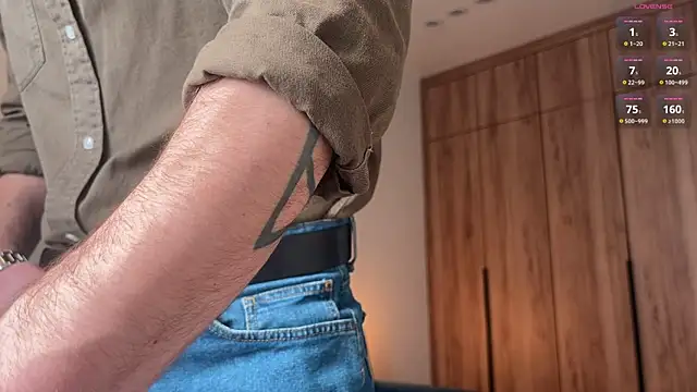 cute mark online show from 12, 4, 2026