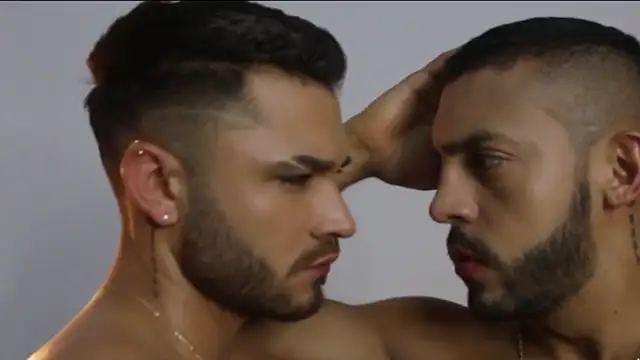 Maximo Marcelo online show from 15, 10, 2025