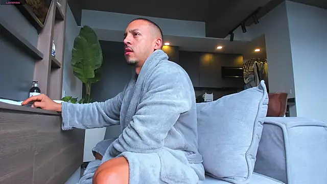 Maximo Marcelo online show from 3, 12, 2025