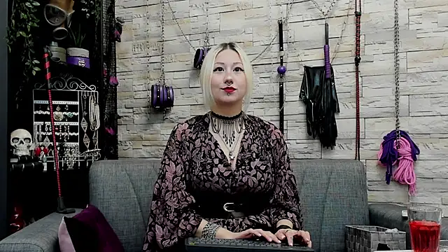 Snapshot of CruelMistress chatting on 4, 11, 2025 CruelMistress online show from 4, 11, 2025