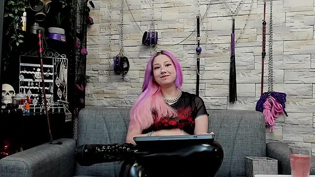 Snapshot of CruelMistress chatting on 28, 5, 2026 CruelMistress online show from 28, 5, 2026
