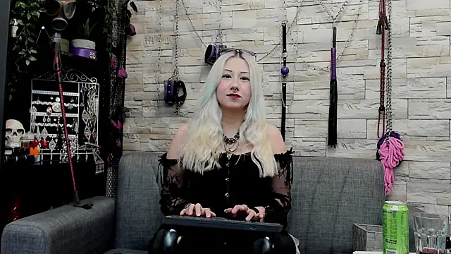 Snapshot of CruelMistress chatting on 16, 5, 2026 CruelMistress online show from 16, 5, 2026
