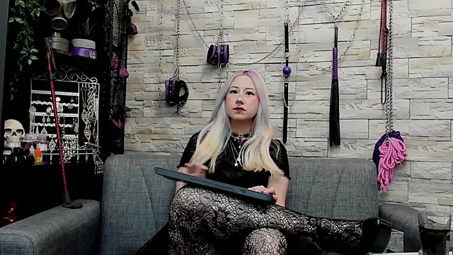 Snapshot of CruelMistress chatting on 1, 5, 2026 CruelMistress online show from 1, 5, 2026