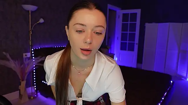 DinaCandy online show from 4, 12, 2025