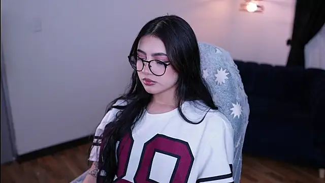 Snapshot of myeimmy_33 chatting on 10, 7, 2026 myeimmy 33 online show from 10, 7, 2026