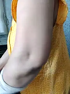 Snapshot of milf-kaira chatting on 11, 1, 2025 milf-kaira online show from 11, 1, 2025