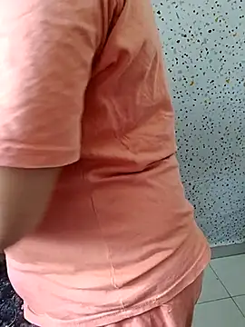 Snapshot of milf-kaira chatting on 18, 3, 2025 milf-kaira online show from 18, 3, 2025