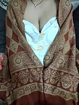 Snapshot of milf-kaira chatting on 8, 1, 2025 milf-kaira online show from 8, 1, 2025