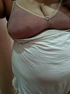 Snapshot of milf-kaira chatting on 12, 1, 2026 milf-kaira online show from 12, 1, 2026