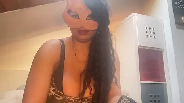 SCARLET-SANTANA online show from 18, 2, 2025