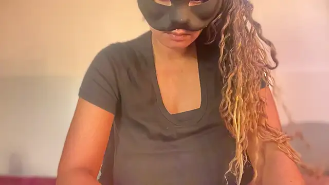 SCARLET-SANTANA online show from 25, 10, 2025