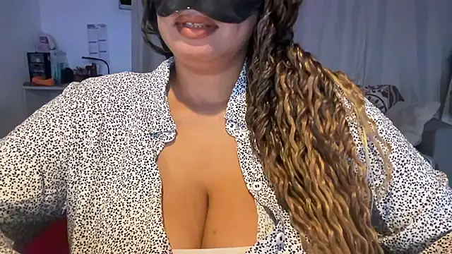 SCARLET-SANTANA online show from 31, 10, 2025