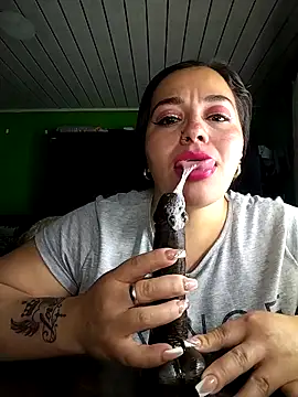 emily sweet13 online show from 14, 4, 2026