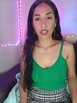 Snapshot of chloewildd_ chatting on 27, 5, 2026 chloewildd online show from 27, 5, 2026