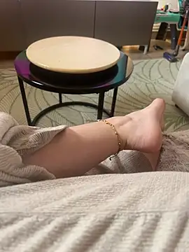 Petite moi online show from 21, 2, 2026