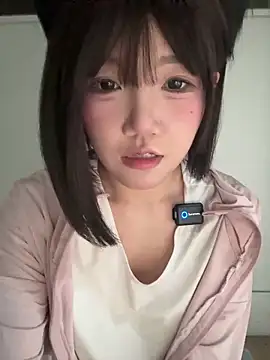 Snapshot of buluuuuuu chatting on 5, 1, 2025 buluuuuuu online show from 5, 1, 2025