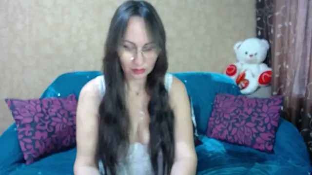 MilfBrunet online show from 29, 11, 2025